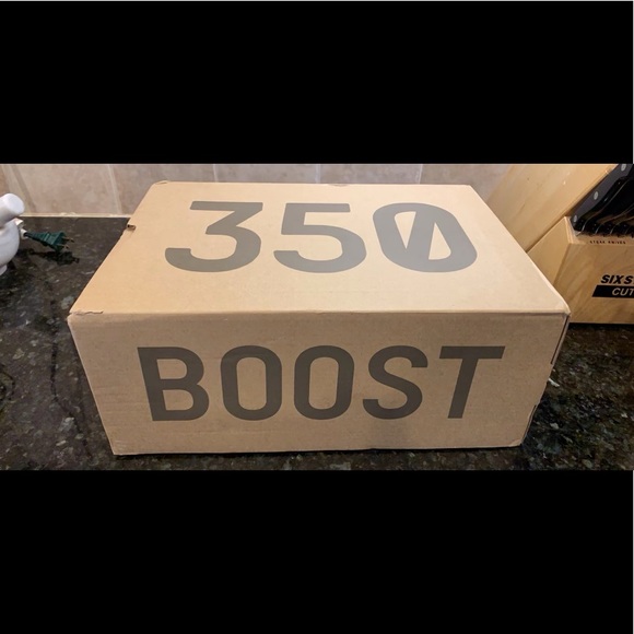 Yeezy Boost 350 V2 Zebra. - Picture 5 of 9